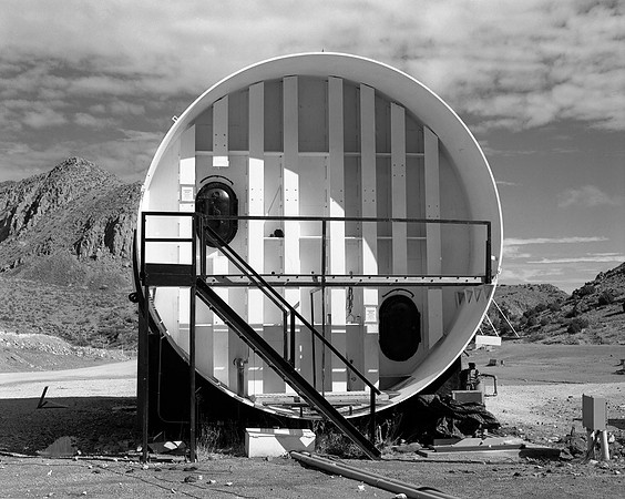 vacuum chamber for  commercial aircraft test
