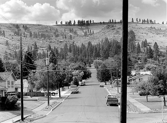 Trail climbing hill in La Grande, OR