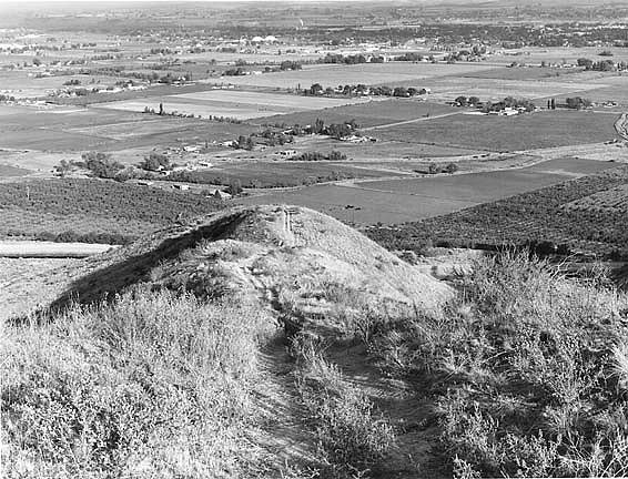 Goodale's Cuttoff descending into Emit, Idaho